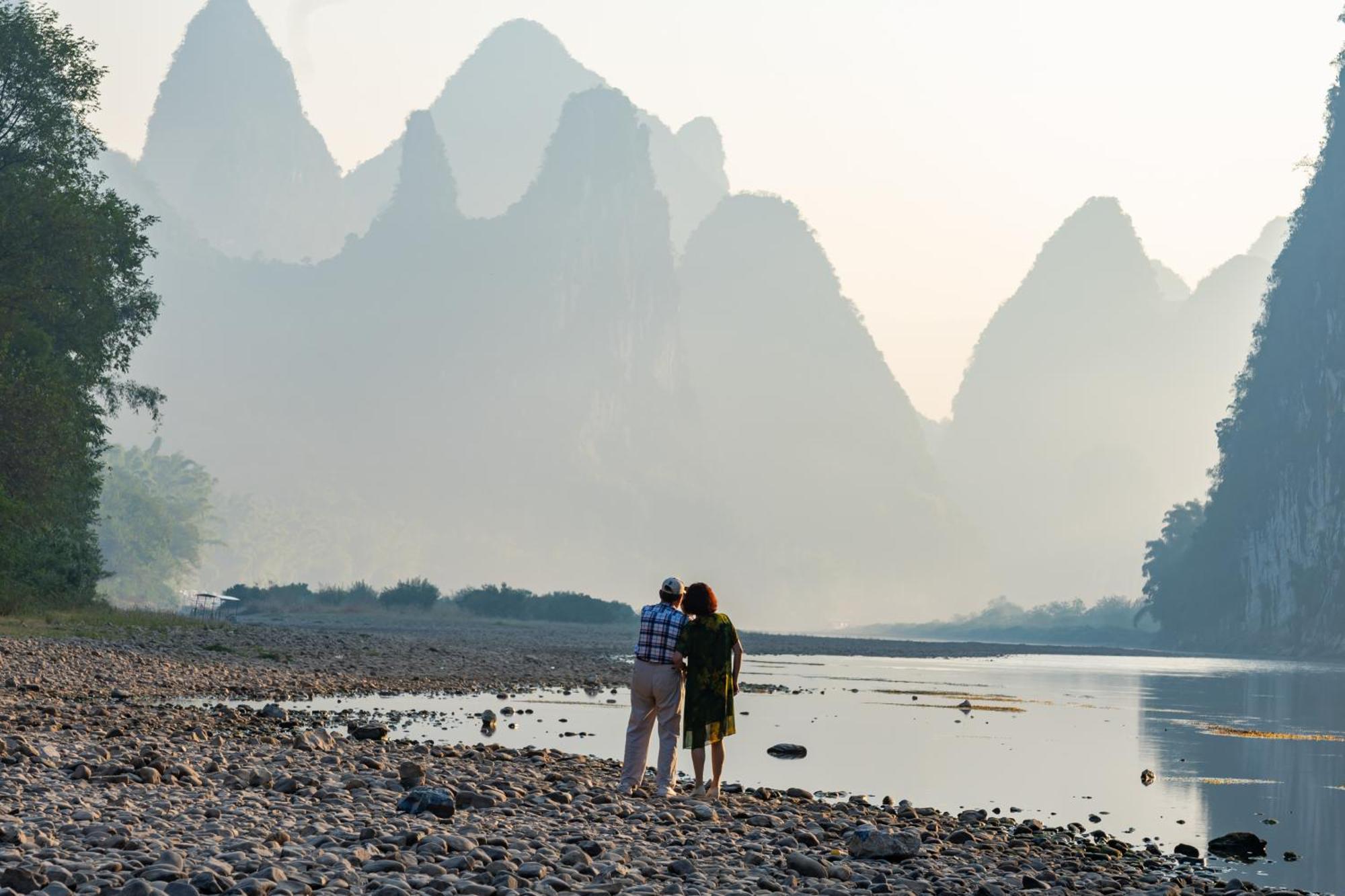 Leisure Courtyard Hotel Yangshuo-Free Shuttle Bus To Yangshuo Station Stay 2 Nights One Way Exterior foto
